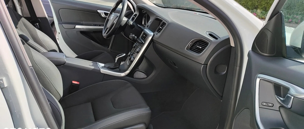 Volvo V60 cena 63900 przebieg: 149500, rok produkcji 2018 z Częstochowa małe 436